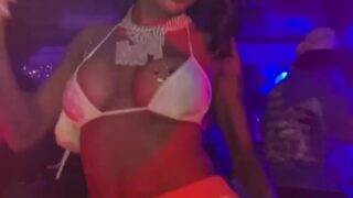 Asian Doll OF Leaked – Big Ass in party !!!