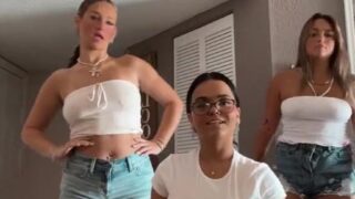 Megbanksxo / Megbanks [ Onlyfans ] Hot Video with Friends !!!